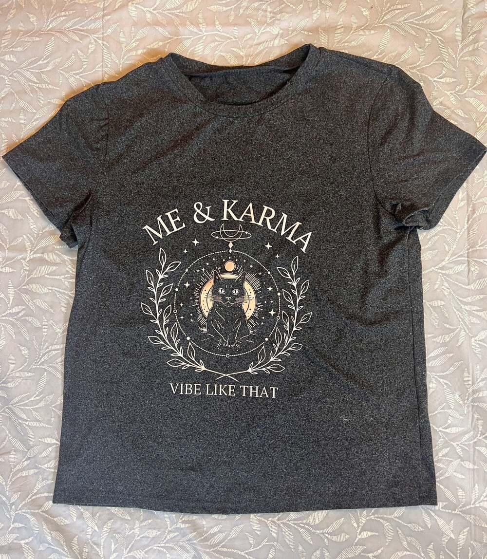 Me & Karma Vibe Like That Cat Graphic T-Shirt Dark Grey Heather Short Sleeve